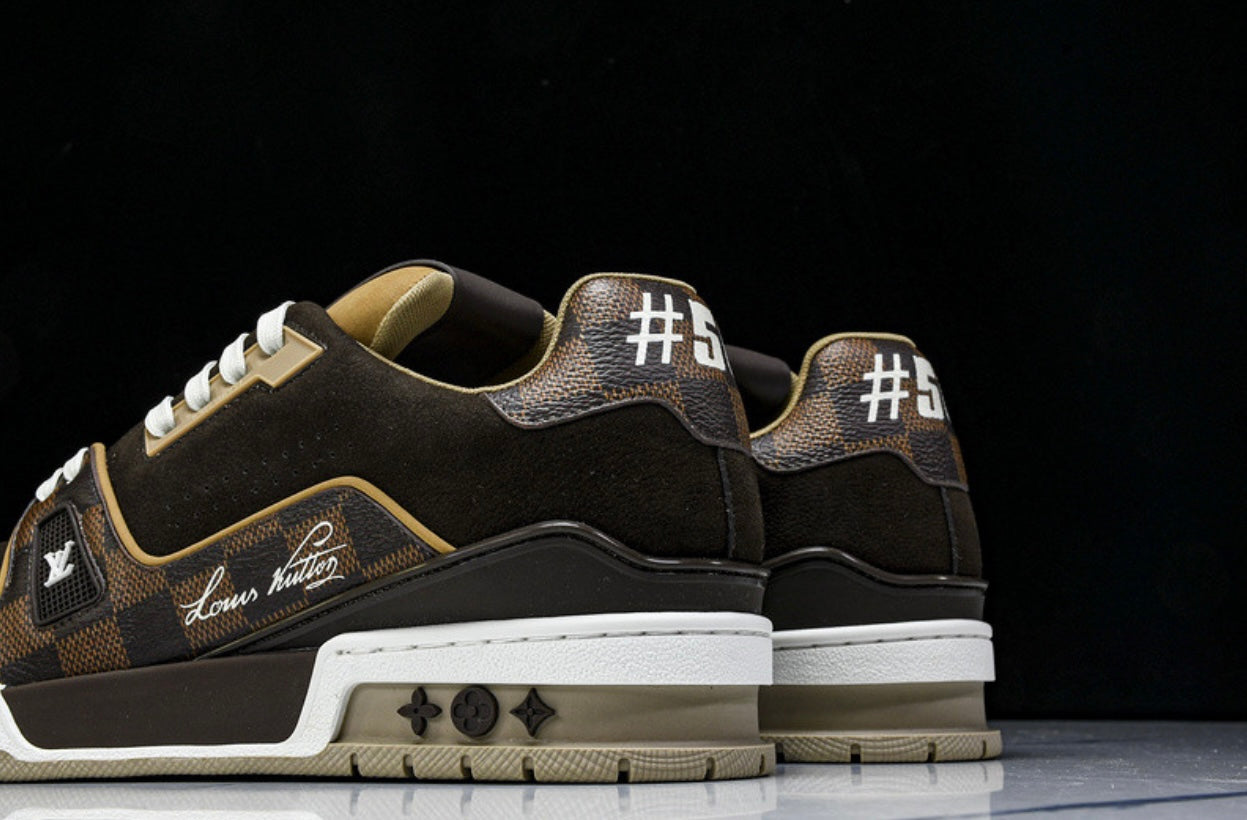 LOU V Trainer