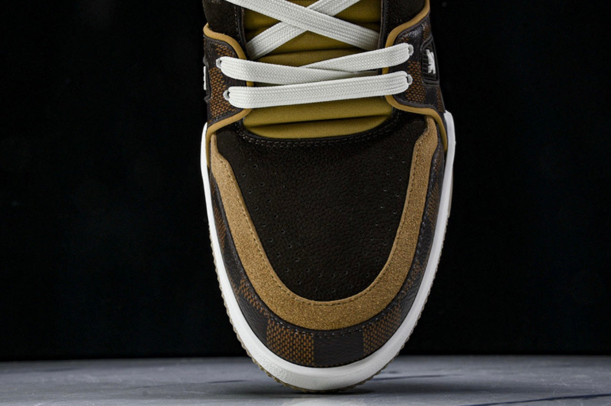 LOU V Trainer