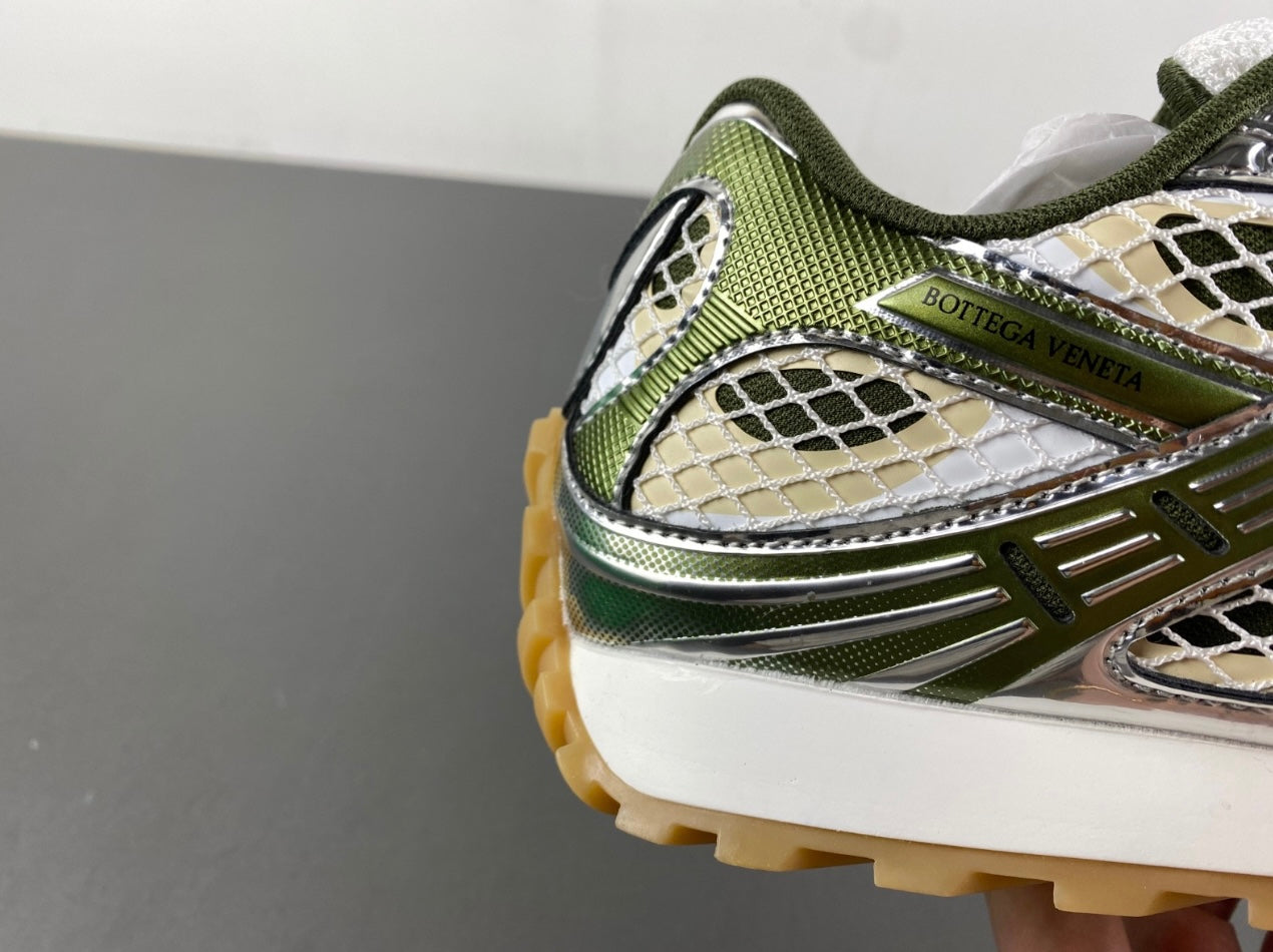 BTGA Dark Mud White/Silver