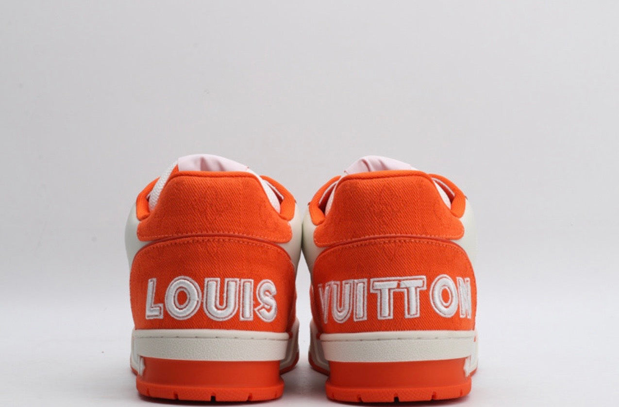 LOU V TRAINER