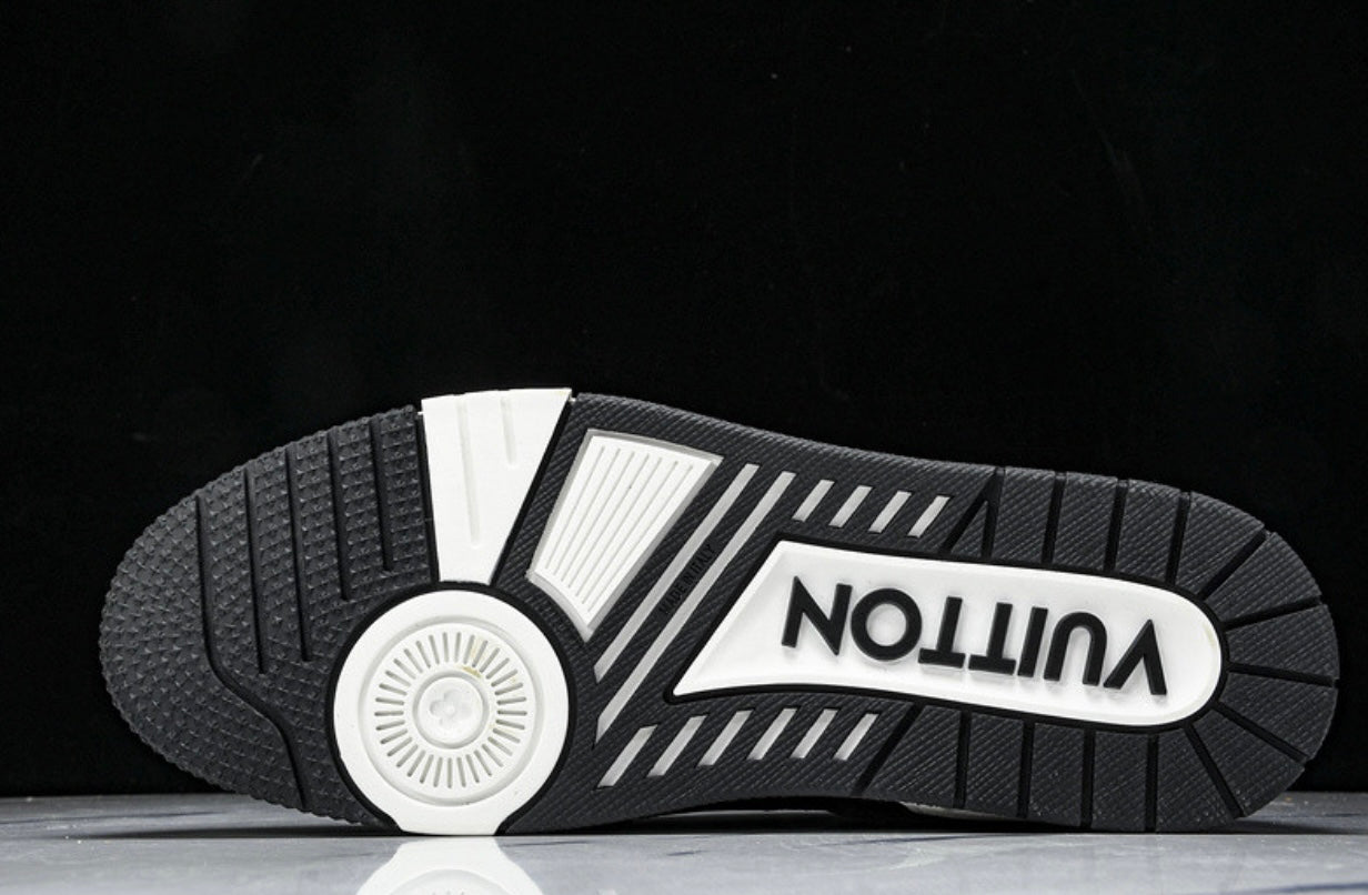 LOU V Trainer