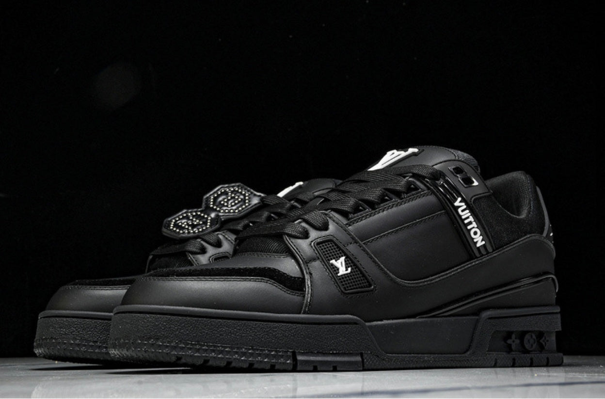 LOU V Trainer