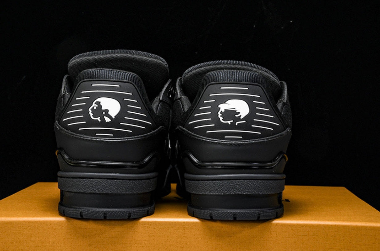 LOU V Trainer