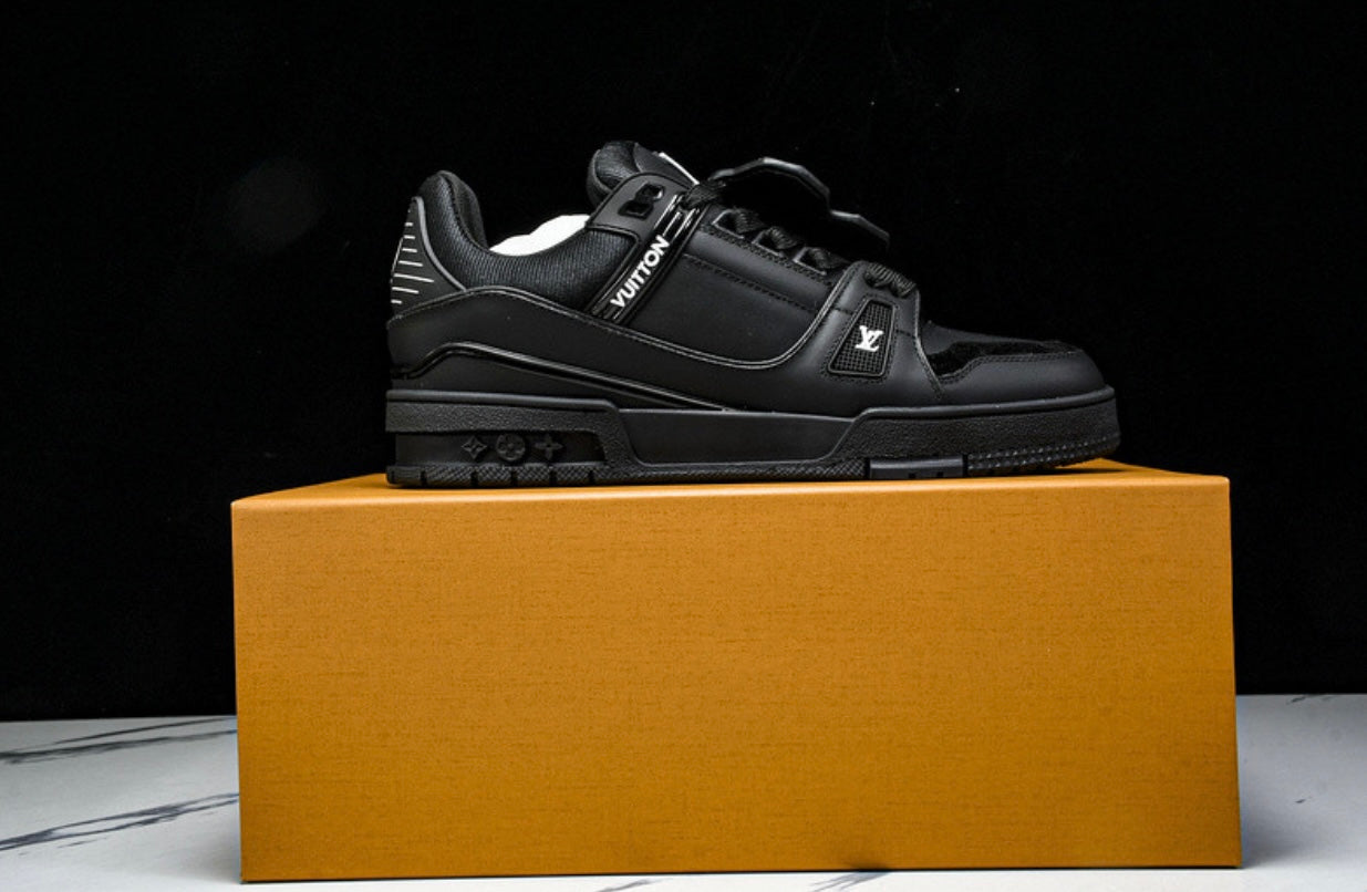 LOU V Trainer