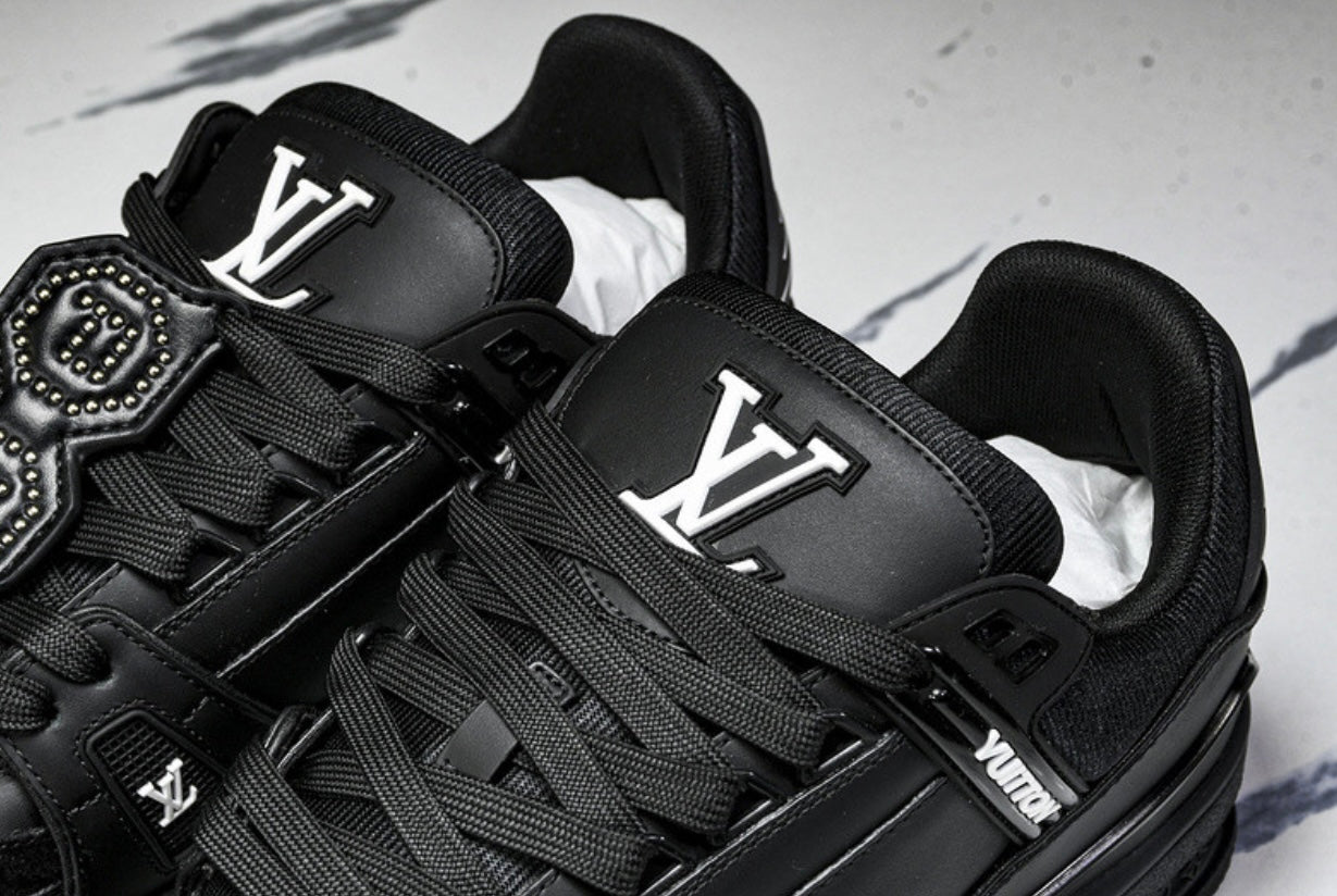 LOU V Trainer