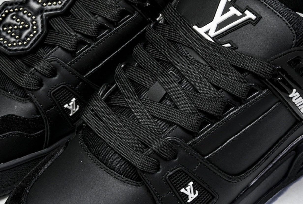 LOU V Trainer