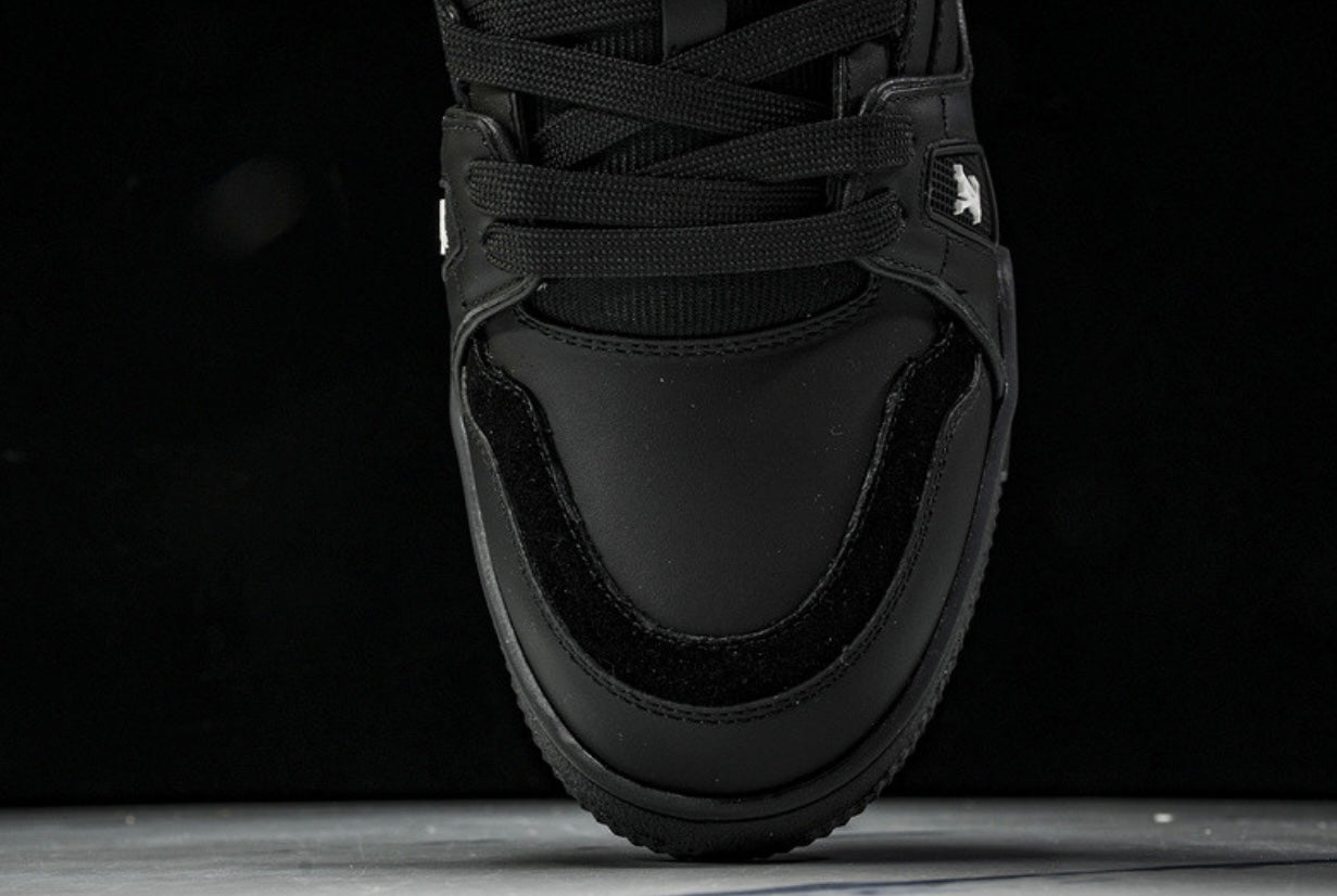 LOU V Trainer