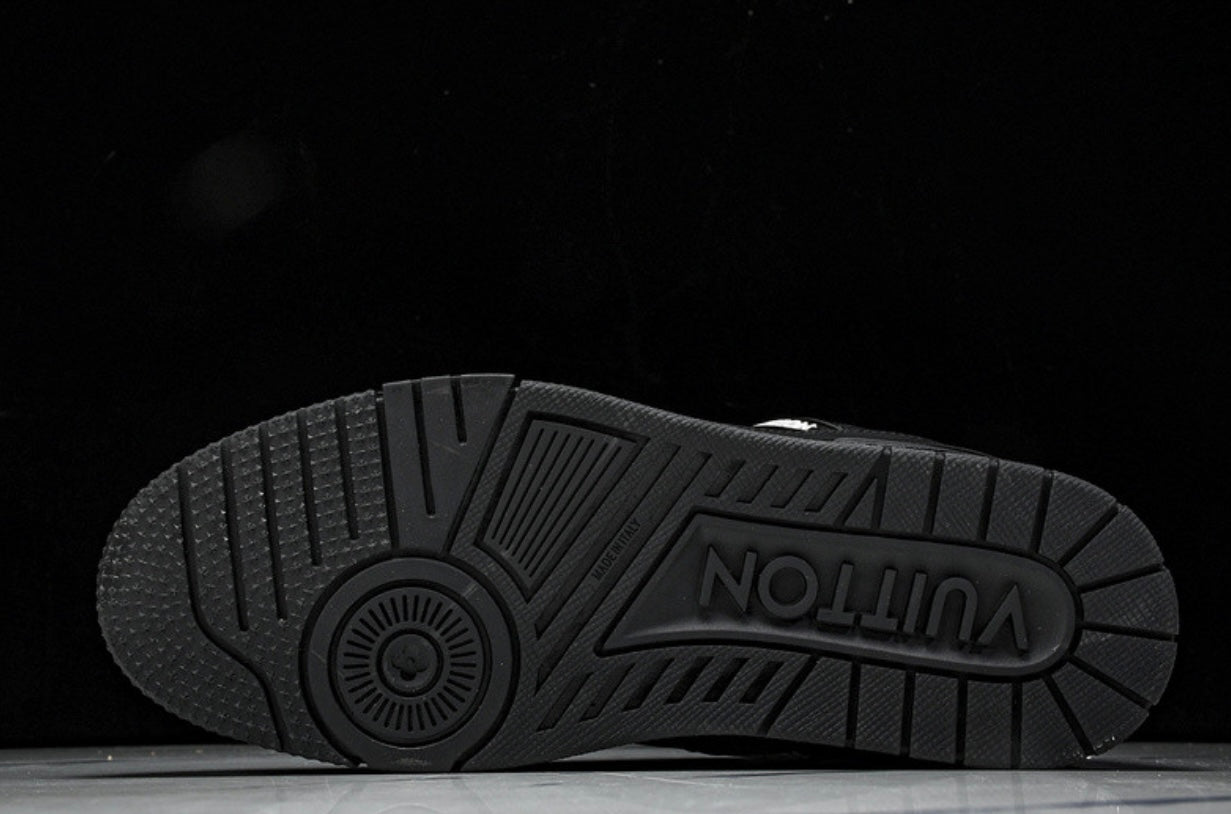 LOU V Trainer