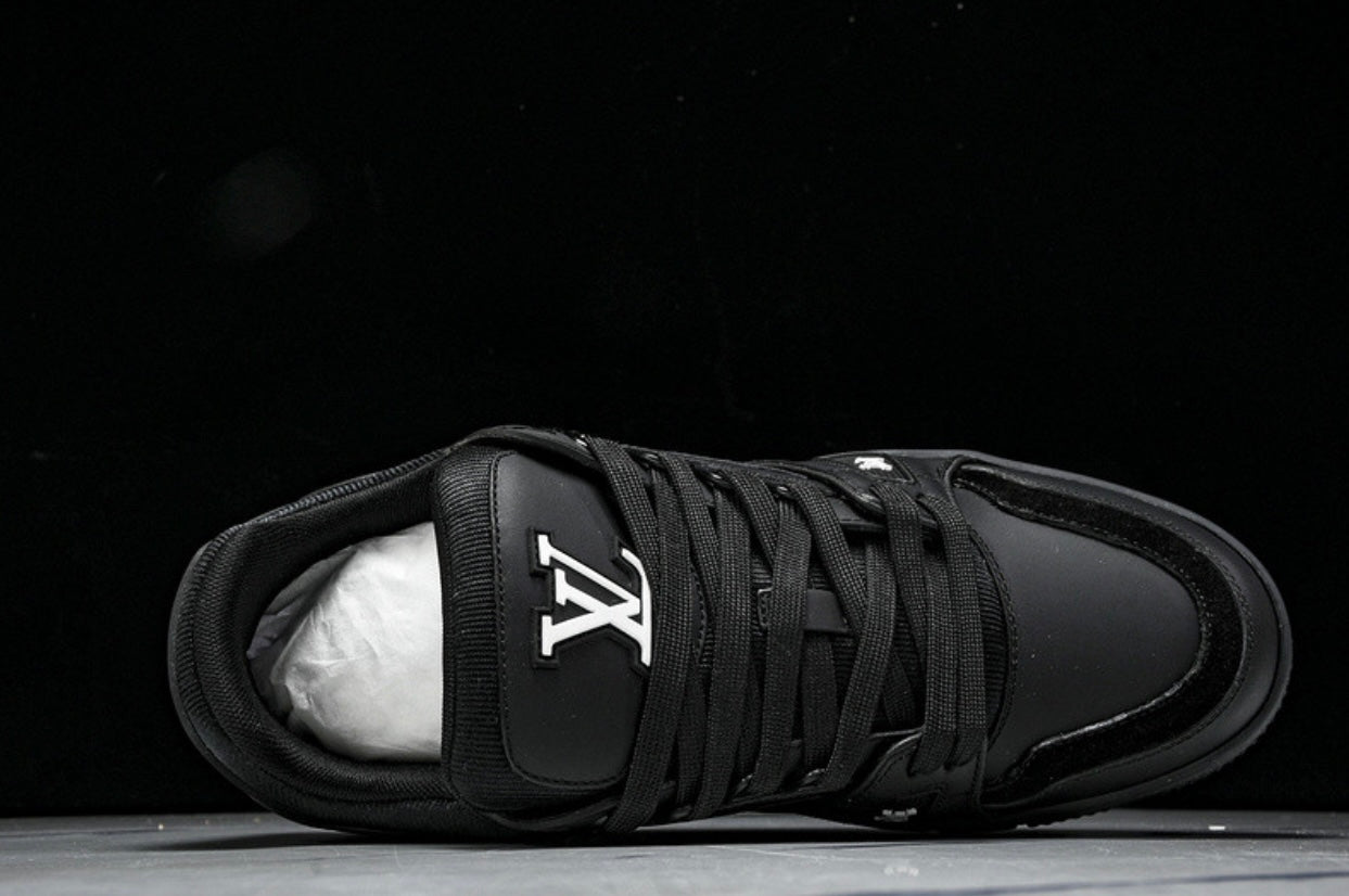 LOU V Trainer
