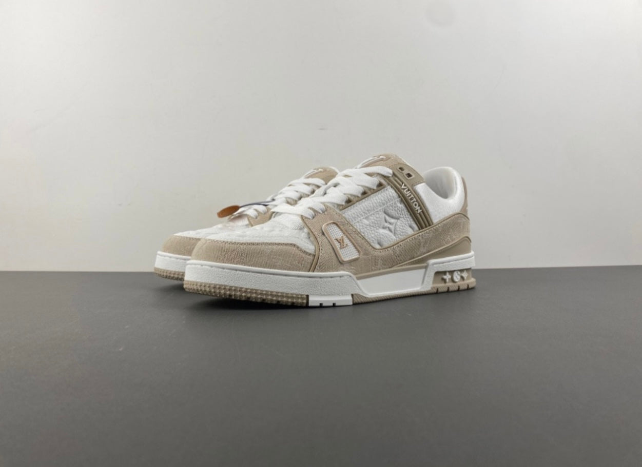 LOU V Trainer