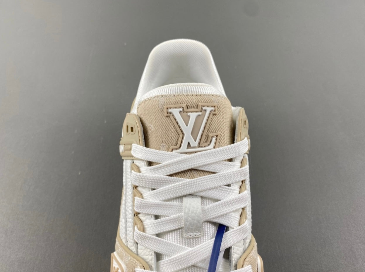 LOU V Trainer
