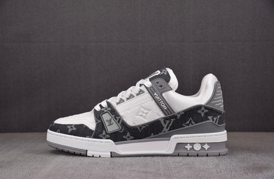 LOU V Trainer