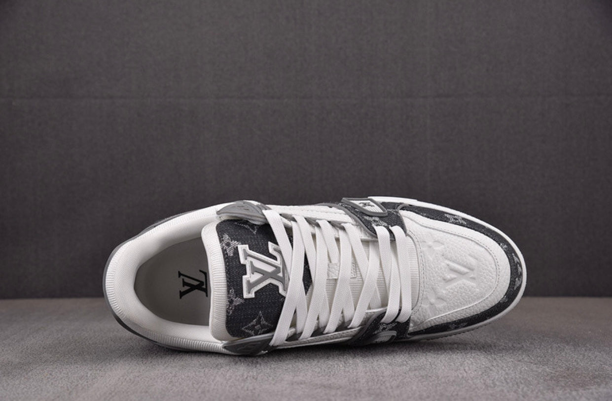 LOU V Trainer