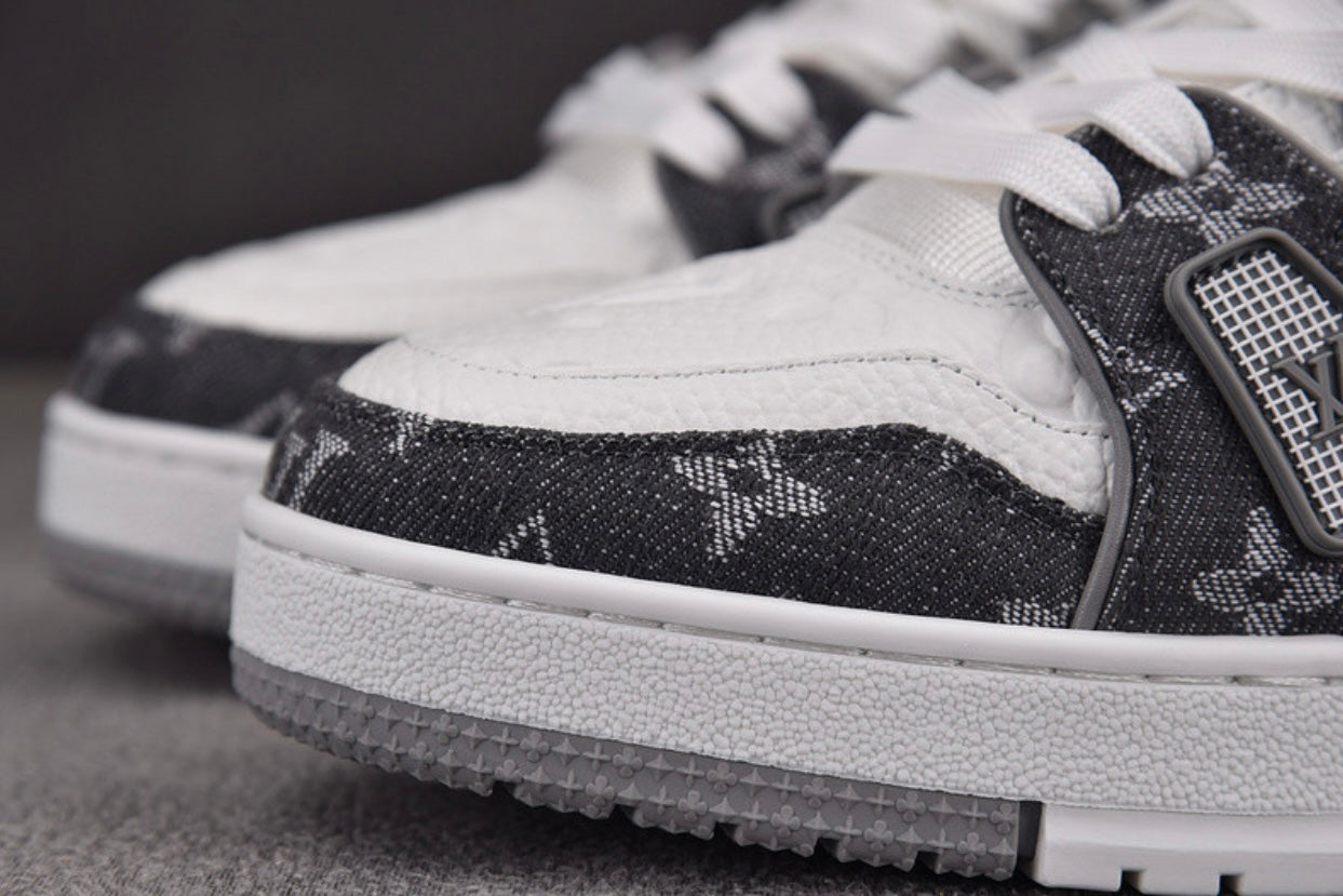 LOU V Trainer