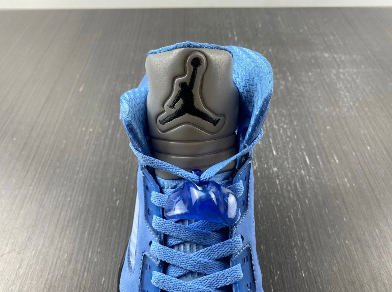 AJ 5 "UNC"